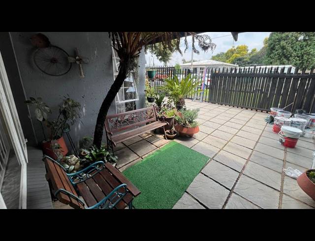 4 BEDROOM HOUSE FOR SALE IN FLORENTIA